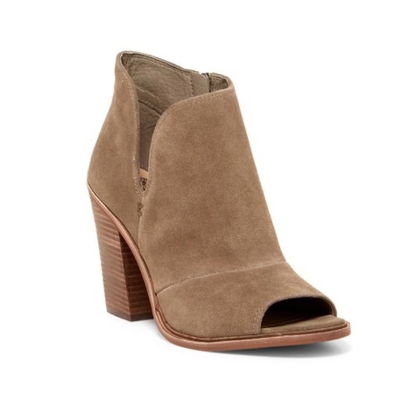 Vince Camuto Katleen Booties - Picture 13 of 13